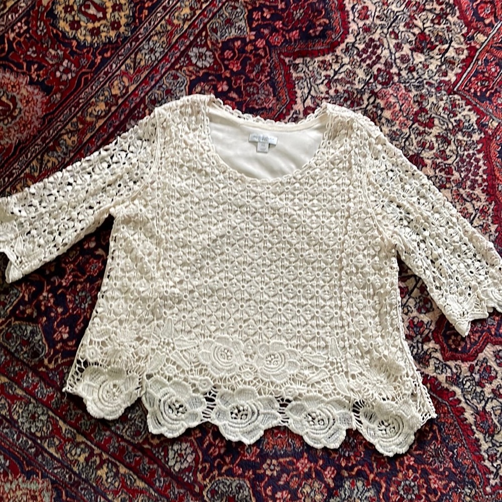 Like New…lace overlay pop-over blouse with sheer 3/4 sleeves